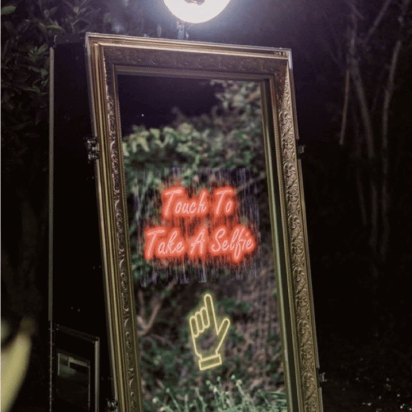 Magic Mirror Photobooth
